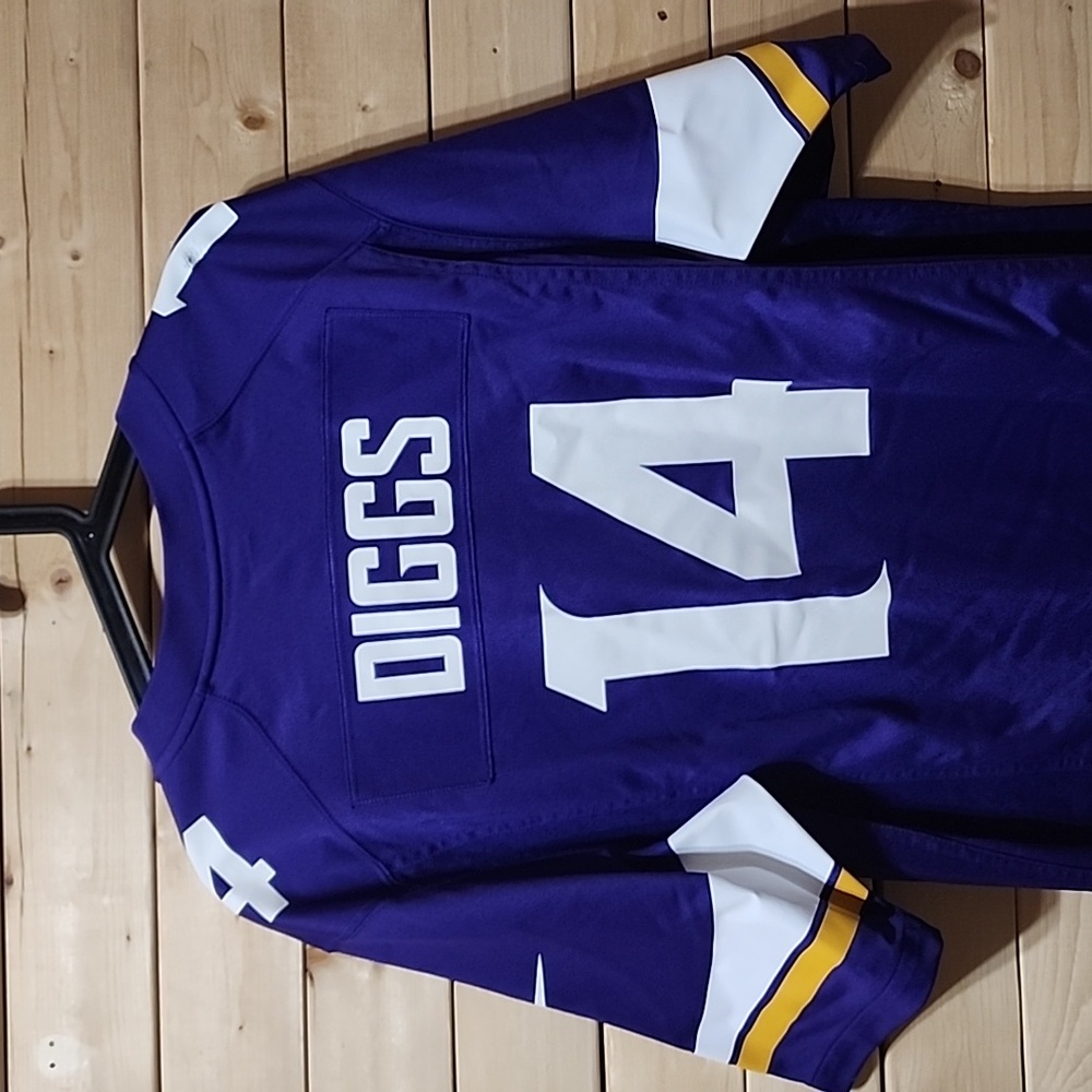 NFL Vikings Jersey Diggs #14 Size Medium - Picture 8 of 9